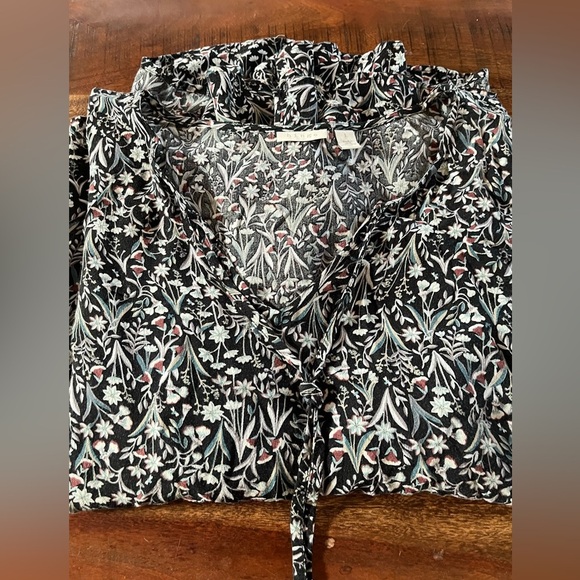 Hinge Ruffled Long Sleeve Blouse - Picture 4 of 4